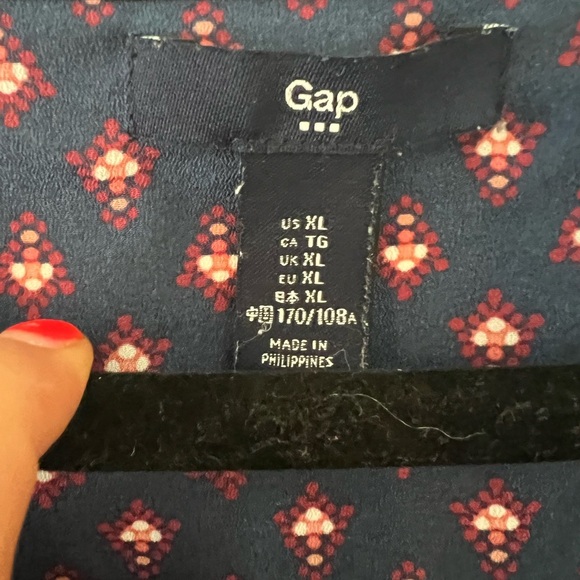 GAP Navy Blue and Red Polka Dot Women's Top sizeXL rayon material (SKUD-129) - Picture 3 of 6